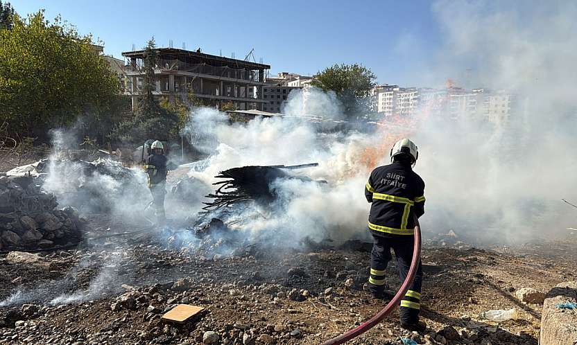 Siirt'te Tandır İçin Hazırlanan Çalı ve Odunlar Alev Aldı