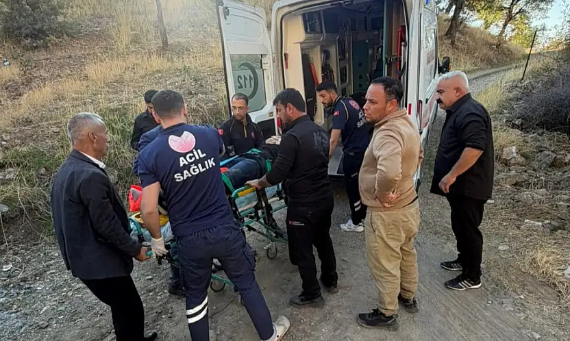 Siirt'te Trafik Kazası: 2 Kişi Aracın Altında Kaldı! 4 Kişi Yaralandı