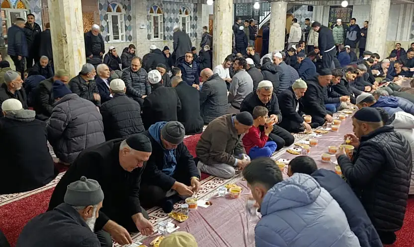 Siirt'te Vatandaşlar Sabah Namazında Buluştu: Ensar Camii'nde Manevi Atmosfer