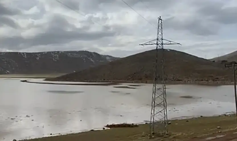 Siirt'te Yazın Tamamen Kuruyan Kentin En Büyük Gölü Zirin Gölü Yeniden Hayat Buldu