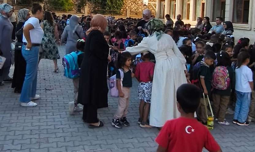 Siirt'te Yeni Eğitim Yılı Başladı: 92 Bin 300 Öğrenci Dersbaşı Yaptı