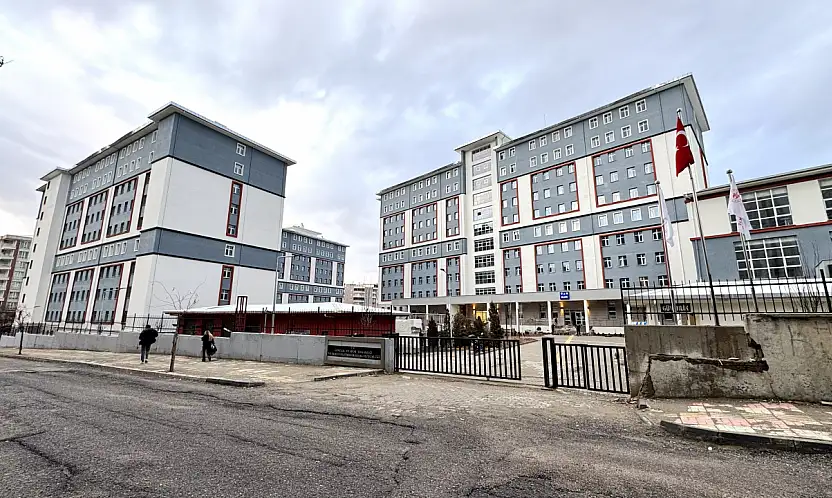 Siirt'te Yeni Öğrenci Yurdunda Teknik Eksikler Tespit Edildi, Can Güvenliği Nedeniyle Açılış Ertelendi