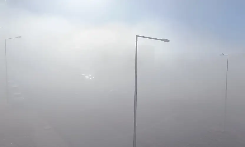 Siirt'te Yoğun Sis Görüş Mesafesini 50 Metreye Kadar Düşürdü