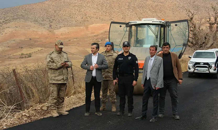 Siirt Tillo Kaymakamı Çanakcıoğlu, Ansuç Mezrası'ndaki Asfalt Çalışmalarını İnceledi