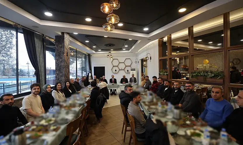 Siirt Valisi Dr. Kemal Kızılkaya '10 Ocak Çalışan Gazeteciler Günü' dolayısıyla basın mensuplarıyla bir araya geldi