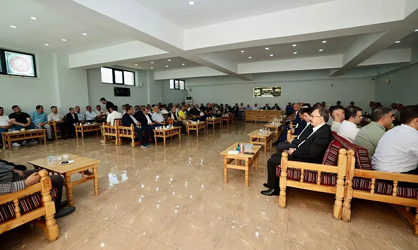 Siirt Valisi Kemal Kızılkaya, Babası İçin Düzenlenen Taziyede Başsağlığı Dileklerini Kabul Etti