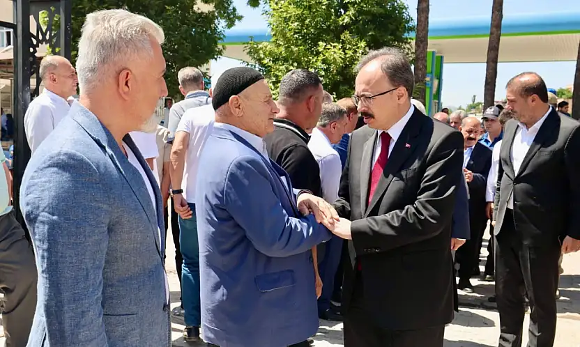 Siirt Valisi Kızılkaya'dan Merhum Şirvan Belediye Başkanı Necat Cellek'in Ailesine Taziye Ziyareti