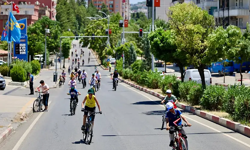 Siirt Valisi Kızılkaya Gençlerle Birlikte Pedal Çevirdi