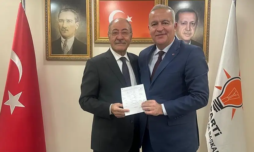 Siirtli Eğitimci Servet Bakırcı AK Parti'ye Katıldı