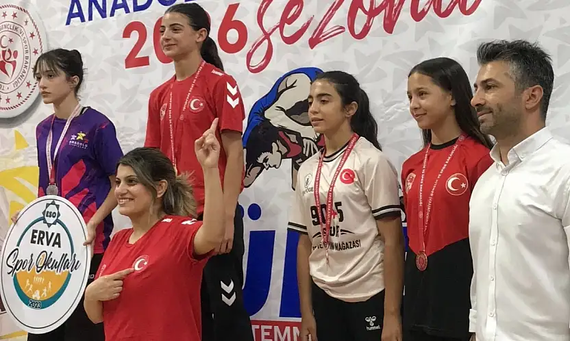 Siirtli Güreşçi Fatma Aşkara Türkiye Şampiyonu Oldu
