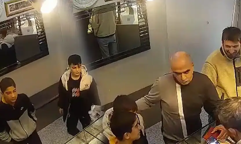 Siirtli iki çocuk, İstanbul'da buldukları 1 milyon 300 bin liralık altını sahibine teslim etti