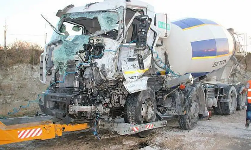 Siirtli Mikser Şoförü Ankara'da Feci Kaza Yaptı: Yoğun Bakımda, Acil Kan Aranıyor