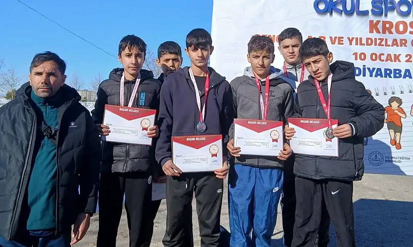 Siirtli öğrenciler kros yarışmalarında finale yükseldi