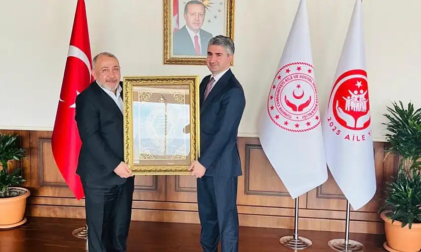 Siirtli Onursal Başkan Seyithan Solmaz'dan Bakanlık Yetkililerine Ziyaret