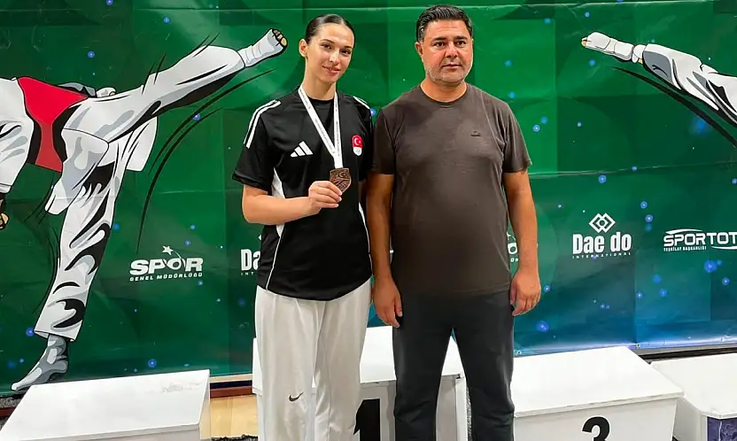 Siirtli Taekwondocu Emriye Yetek Türkiye Üçüncüsü Oldu