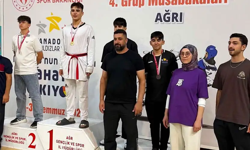 Siirtli Tekvandocu Ulaş Gezmiş Elçiçek'ten Ağrı'da Bronz Madalya