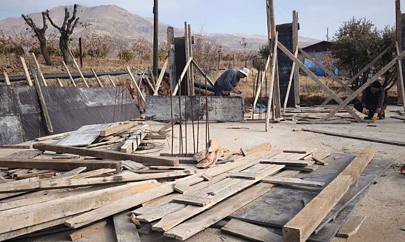 Şirvan Taşlı Köyü Ördekli Mezrasında İlk Kez Cami Yapılıyor! Köy Halkı Destek Bekliyor