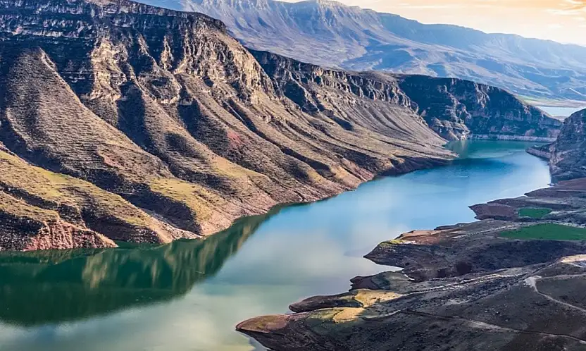 TRT Belgesel, Siirt'teki Botan Vadisi'ni paylaştı