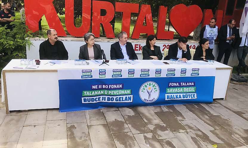 Tuncer Bakırhan, Pervin Buldan ve DEM Parti Yöneticileri Siirt Kurtalan'da Bütçe Görüşmelerini Başlattı