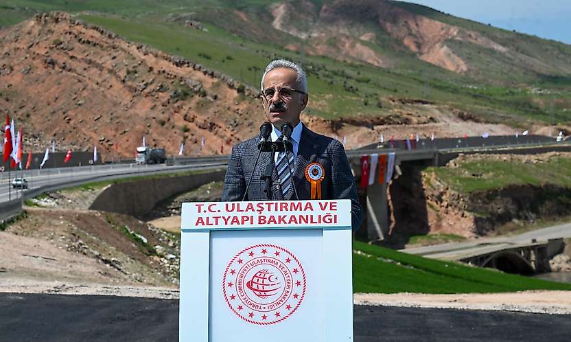 Ulaştırma Bakanı Uraloğlu Siirt'e Geliyor