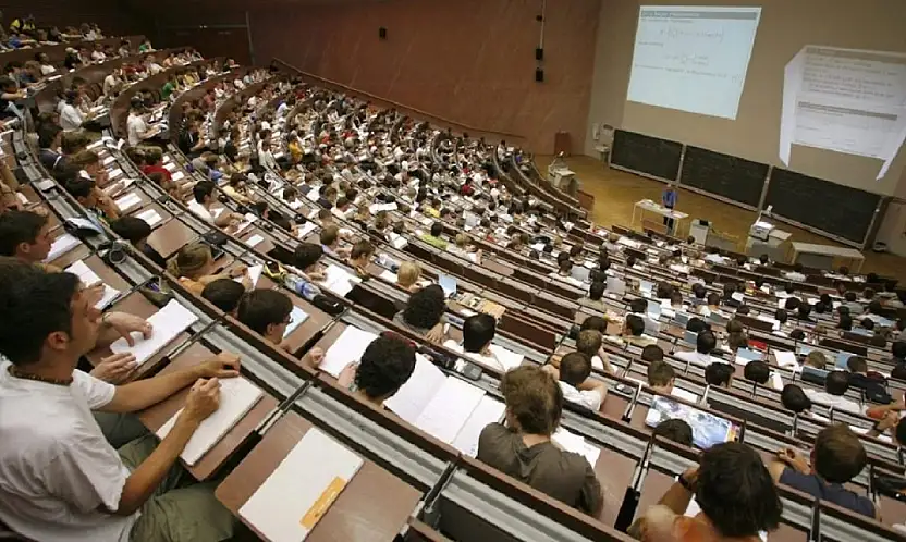 Üniversite eğitimi üç yıla mı düşüyor? YÖK Başkanı Özvar'dan açıklama!