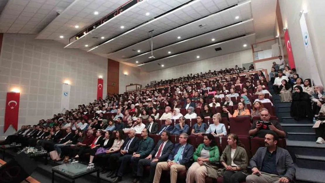 'Dünyanın geleceğinde bizleri neler bekliyor' paneli düzenlendi