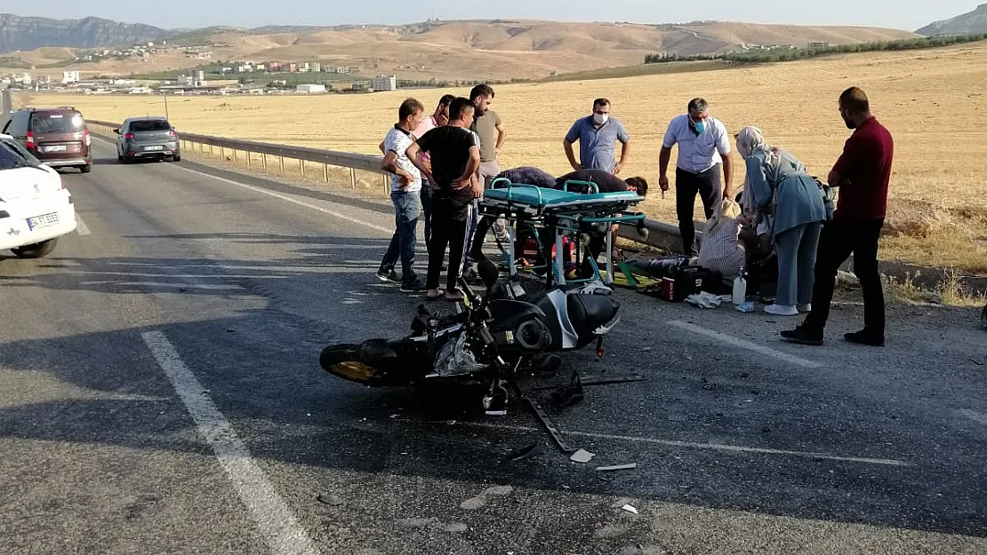 Siirt'te Motosiklet ile Otomobil Çarpıştı: 1 Ağır Yaralı