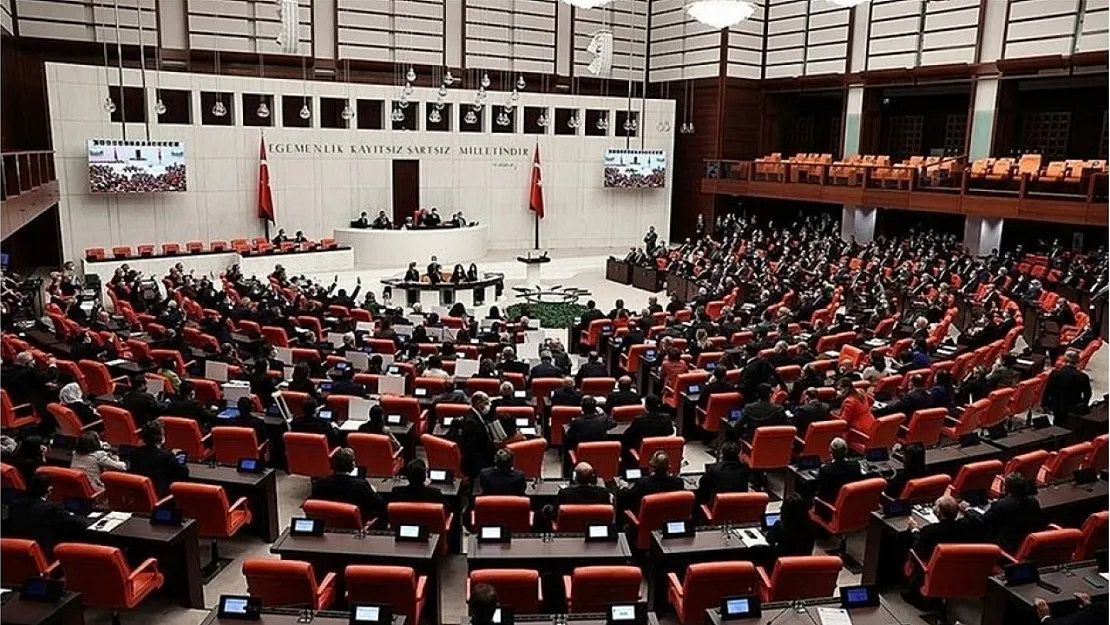 10 parti, belediyelere kayyım uygulamasının kaldırılması için ortak kanun teklifi verdi