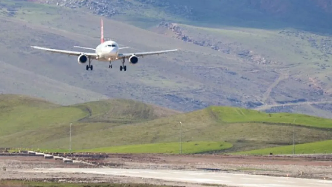 Siirt'te Uçak Seferlerinin Saatleri Değişti!