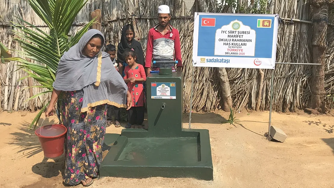 Siirtli Öğrenciler Sri Lanka'da Su Kuyusu Açtırdı