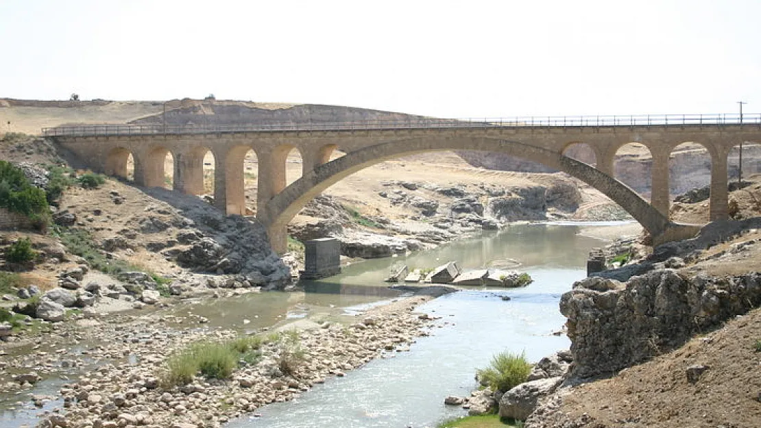 Kurtalan İlçe Sınırında Bunalıma Giren Adam İntihar Etti