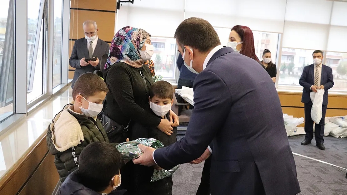 Siirt Belediyesince Yetim Ailelere Yönelik Etkinlik Düzenlendi