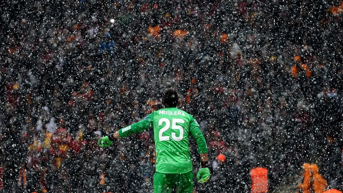 Galatasaray'da Muslera şoku!