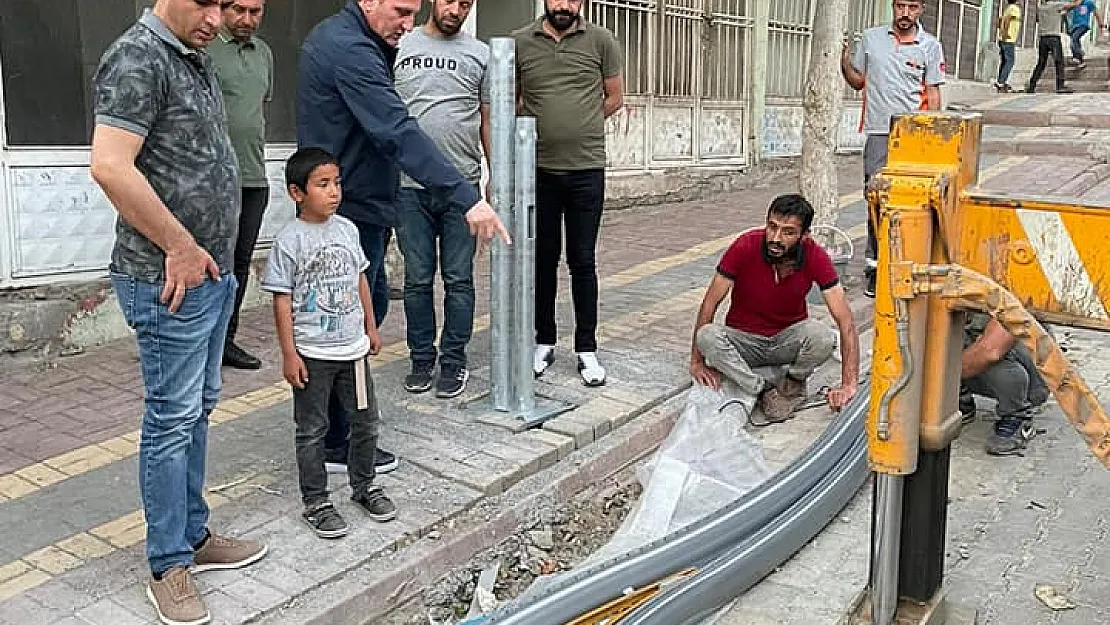 Pervari Belediye Başkanı Özcan İlçede Devam Eden Çalışmaları Yerinde İnceliyor