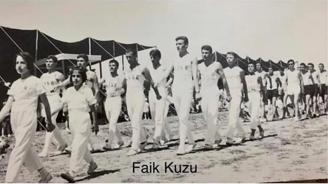 1963 Yılından 19 Mayıs Kutlamalarına Ait Nostaljik Siirt Fotoğrafları Ortaya Çıktı