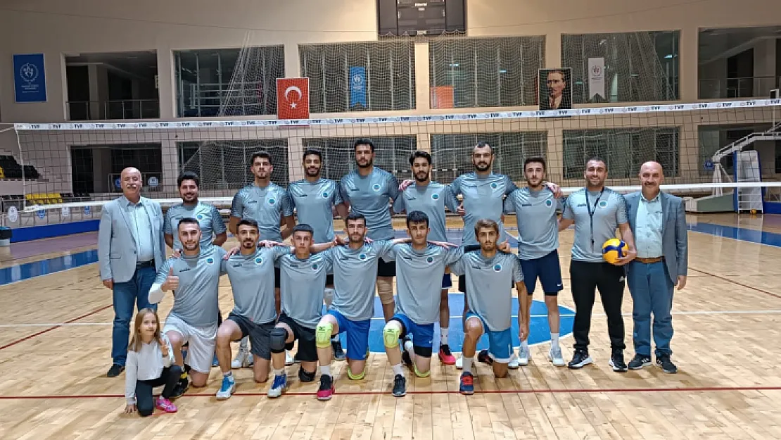 2. Lige Yükselen Siirt Belediyesi Voleybol Takımı Yeni Sezona Hazırlanıyor 