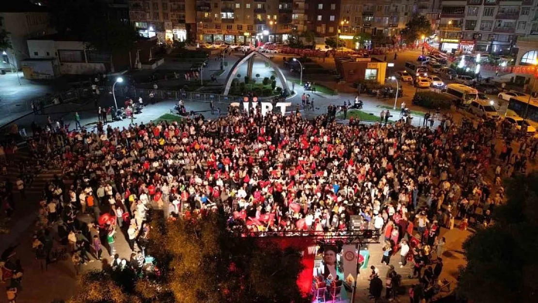 2. Ordu Komutanlığı Bandosu Siirt'te konser verdi