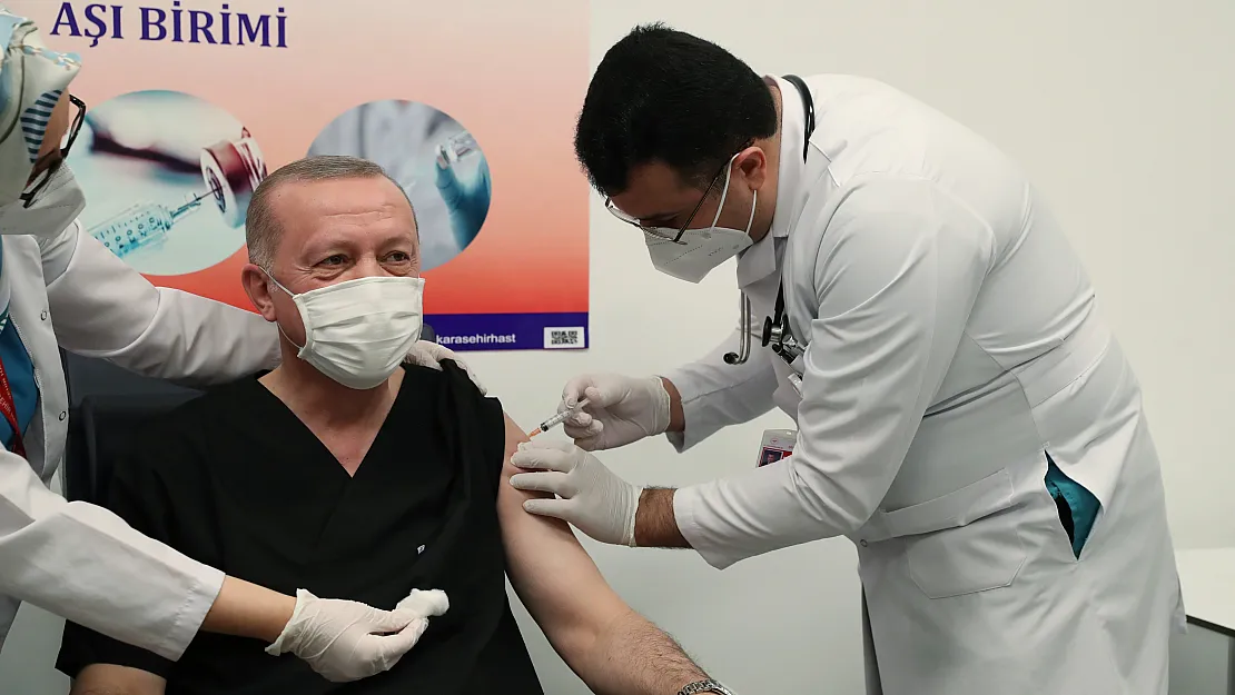 Cumhurbaskanı Erdoğan Koronavirüs aşısı yaptırdı