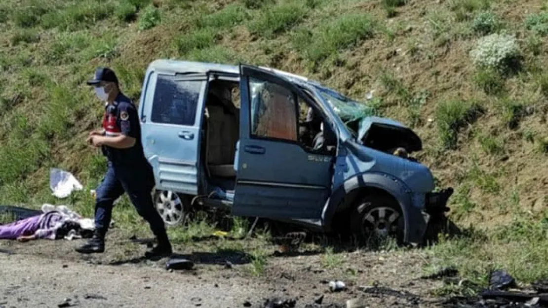 Sivas'ta korkunç kaza: 9 ölü