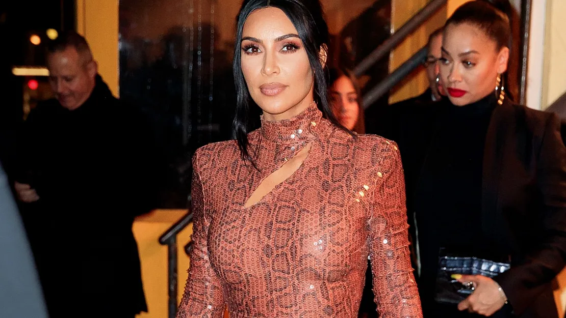 Kim Kardashian Bin Kişiye Para Verecek