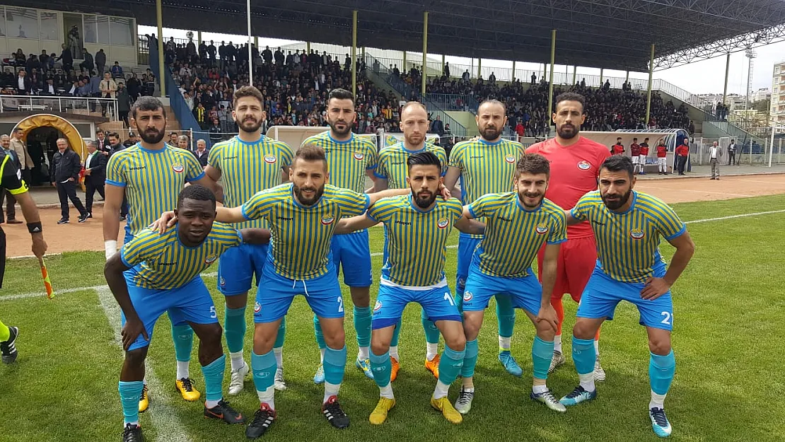 Kardeşlik maçını Siirt İl Özel İdarespor kazandı