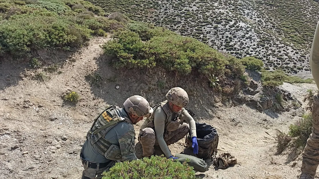 Siirt'te PKK'ya Ait Mühimmat ve Yaşam Malzemesi Ele Geçirildi