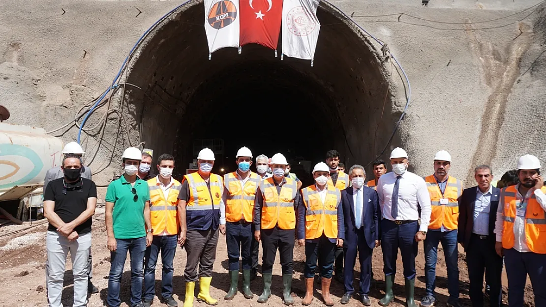 Siirt'te 3 Milyar 150 Milyon Liralık Dev Projeler Sürüyor