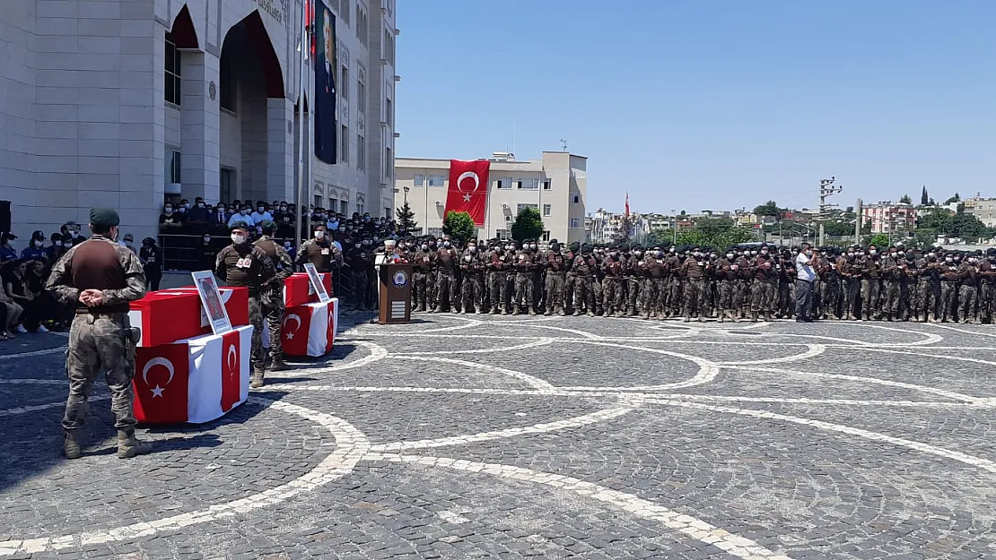 Siirt'te Şehit Düşen Polisler İçin Tören Düzenlendi