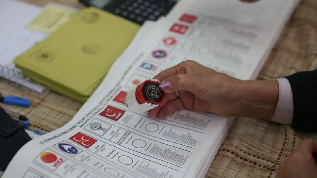 İşte son seçim anketi: Yüzde 7 barajını 5 parti geçiyor