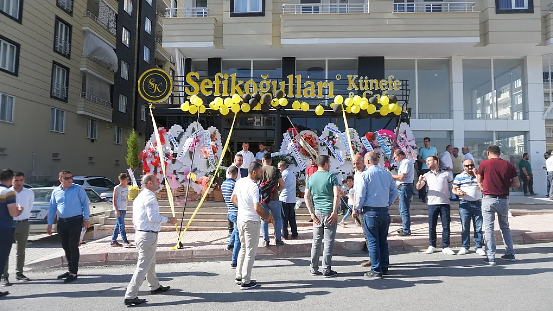 Künefenin yeni adresi 'Şefikoğulları Künefe' Siirt'te açıldı