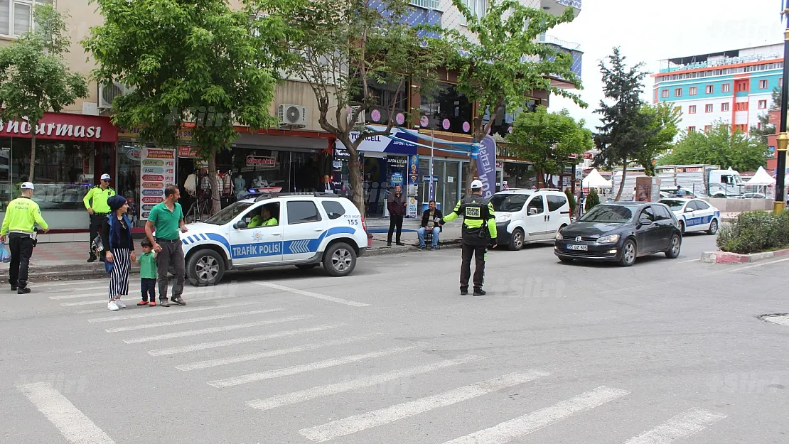 Sürücüler dikkat öncelik yayaların!