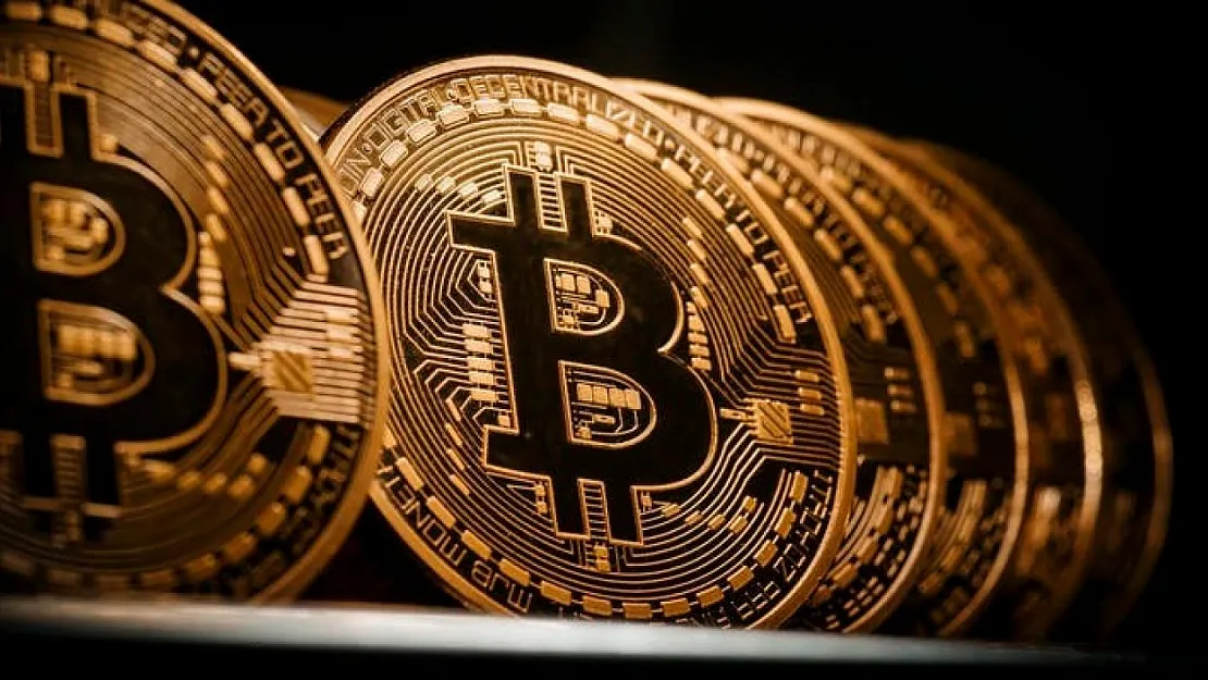 ABD Başkanlık Seçimi Sonrası Bitcoin Yeniden Yükselişe Geçti: 106 Bin Doları Aşarak Rekor Tazeledi