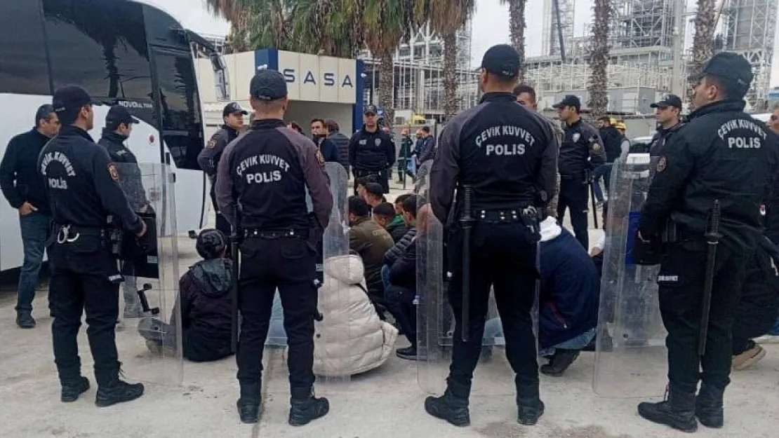 Adana'da  aralarında Siirtli işçilerinde olduğu yüzlerde emekçi eylemde!