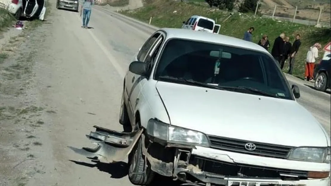 Adıyaman'da 3 araç çarpıştı: 3 yaralı